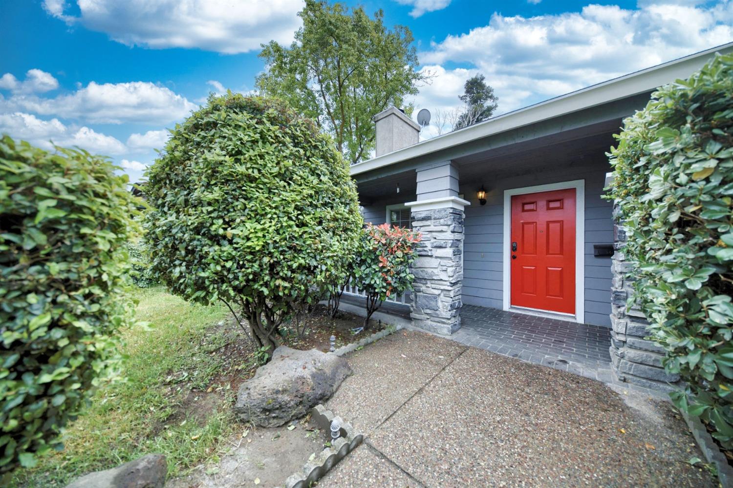 Detail Gallery Image 3 of 83 For 774 Long Barn Dr, Lathrop,  CA 95330 - 3 Beds | 2 Baths