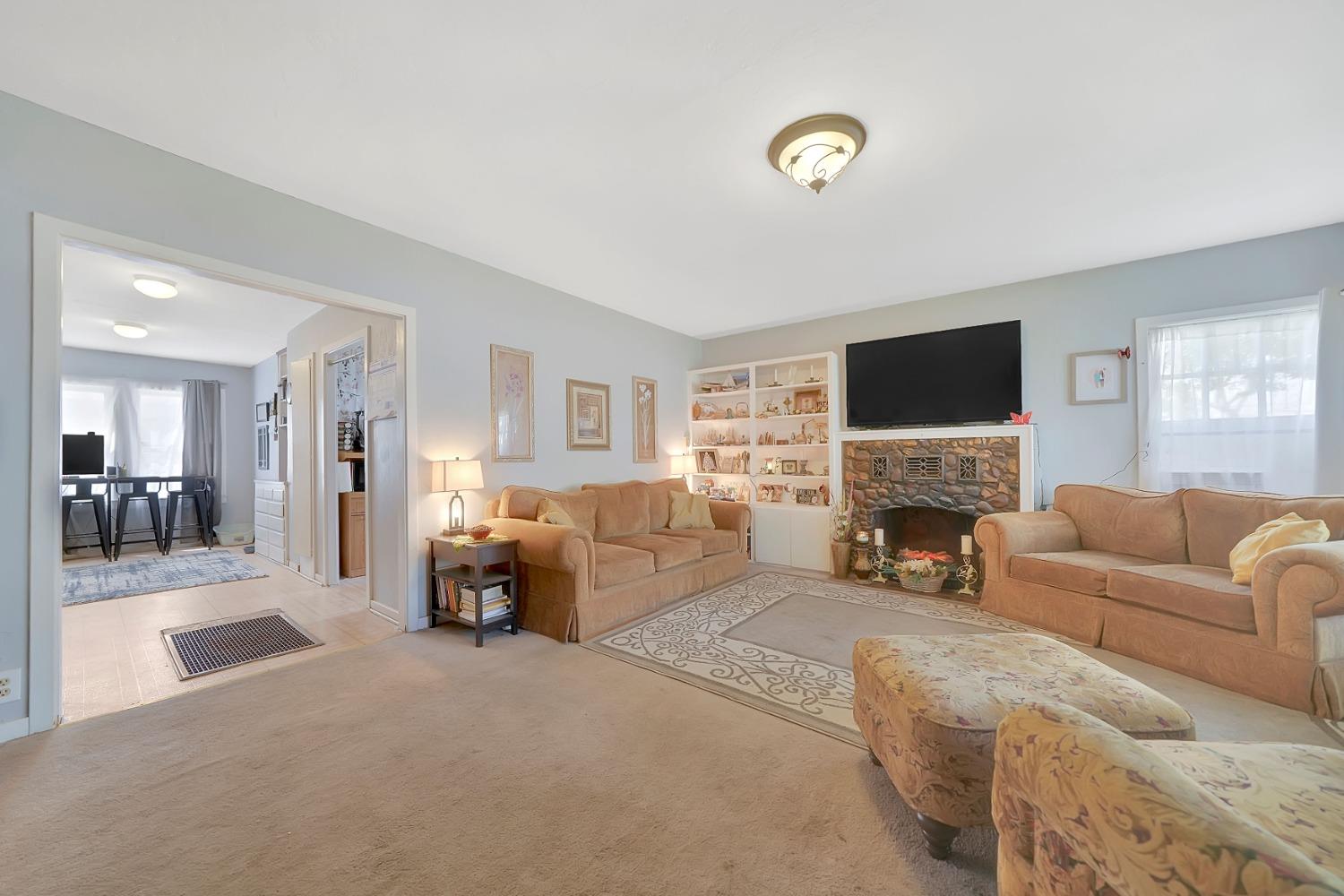 Detail Gallery Image 13 of 72 For 217 S Buena Vista St, Ione,  CA 95640 - 5 Beds | 2 Baths