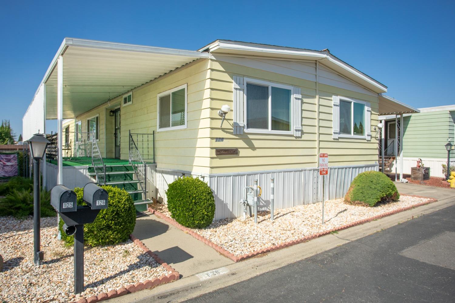 Detail Gallery Image 5 of 45 For 126 El Verano, Yuba City,  CA 95993 - 3 Beds | 2 Baths