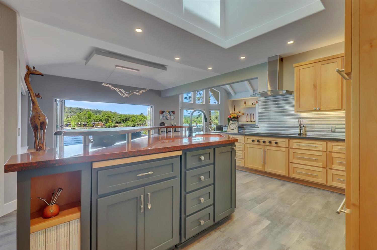 Detail Gallery Image 13 of 85 For 18388 Chaparral Dr, Penn Valley,  CA 95946 - 4 Beds | 3 Baths