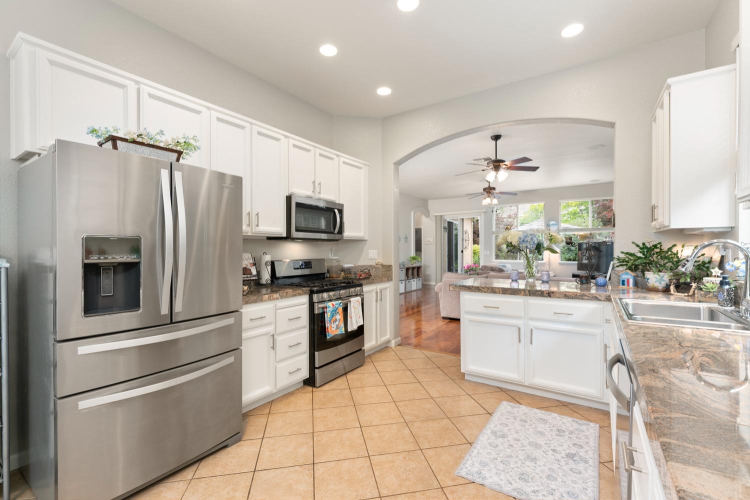 Misty Hollow Drive, Rocklin, California image 16