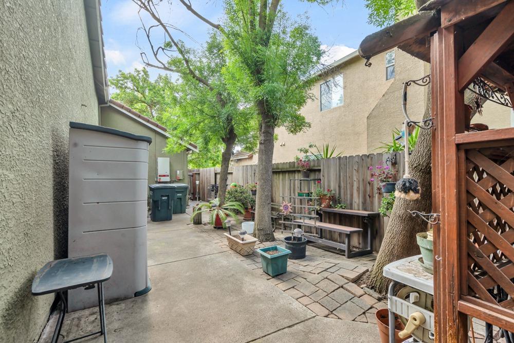 Detail Gallery Image 32 of 40 For 8254 Arroyo Vista Dr, Sacramento,  CA 95823 - 3 Beds | 2 Baths