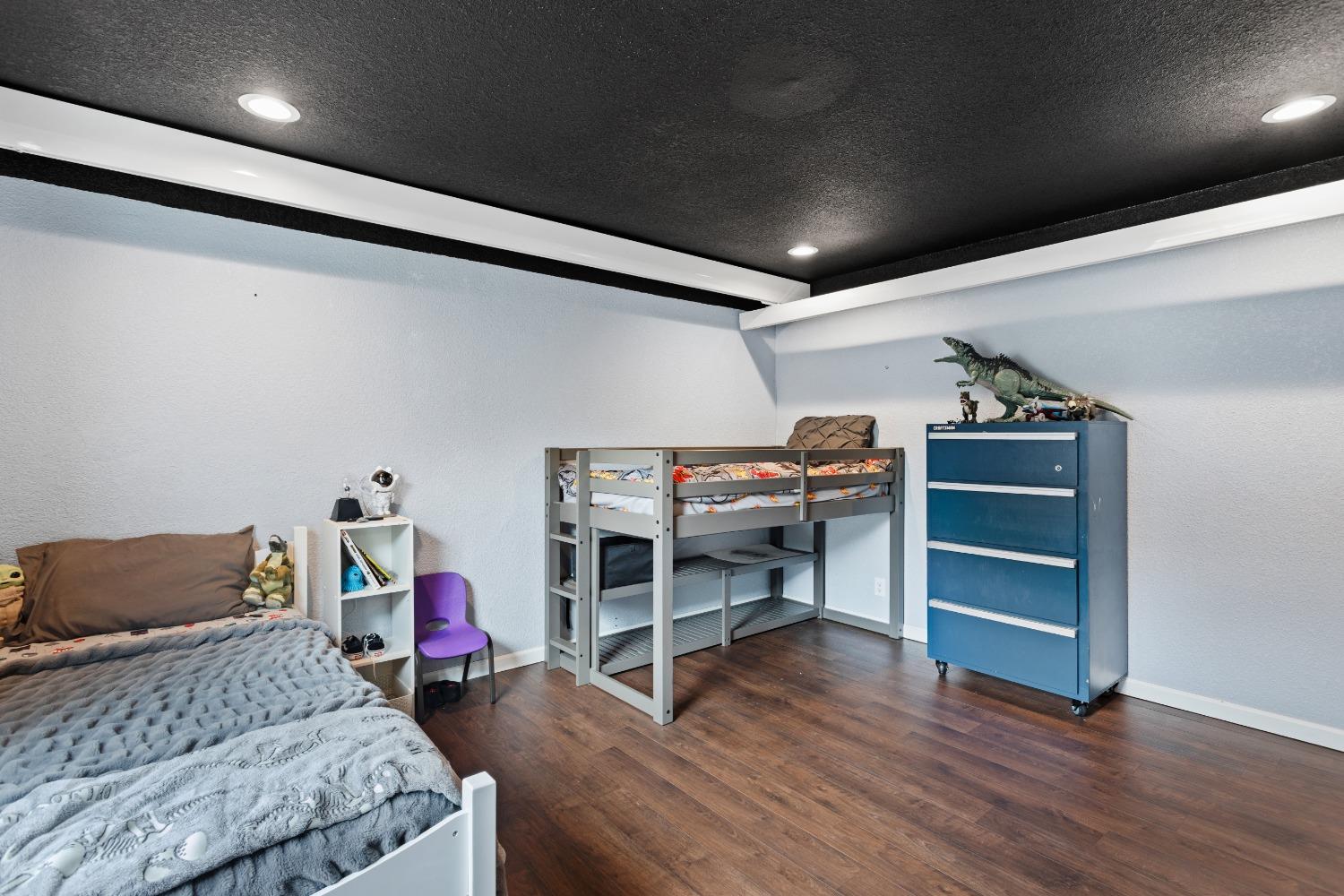 Detail Gallery Image 9 of 17 For 3220 Lerwick Rd, Sacramento,  CA 95821 - 3 Beds | 2 Baths