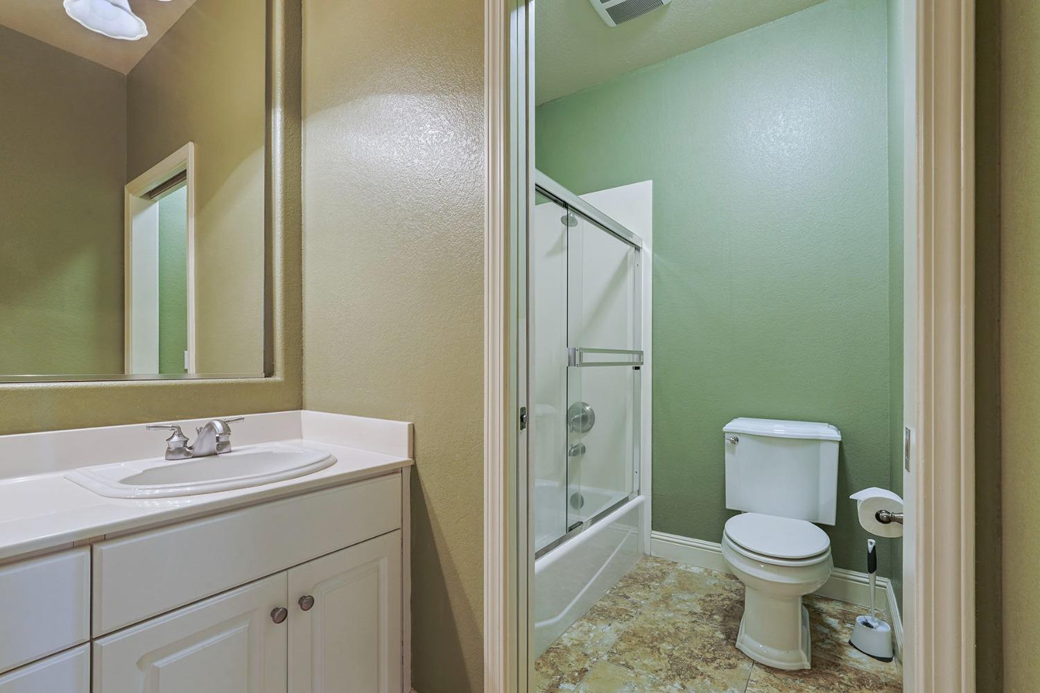 Pinkerton Way, Lodi, California image 34