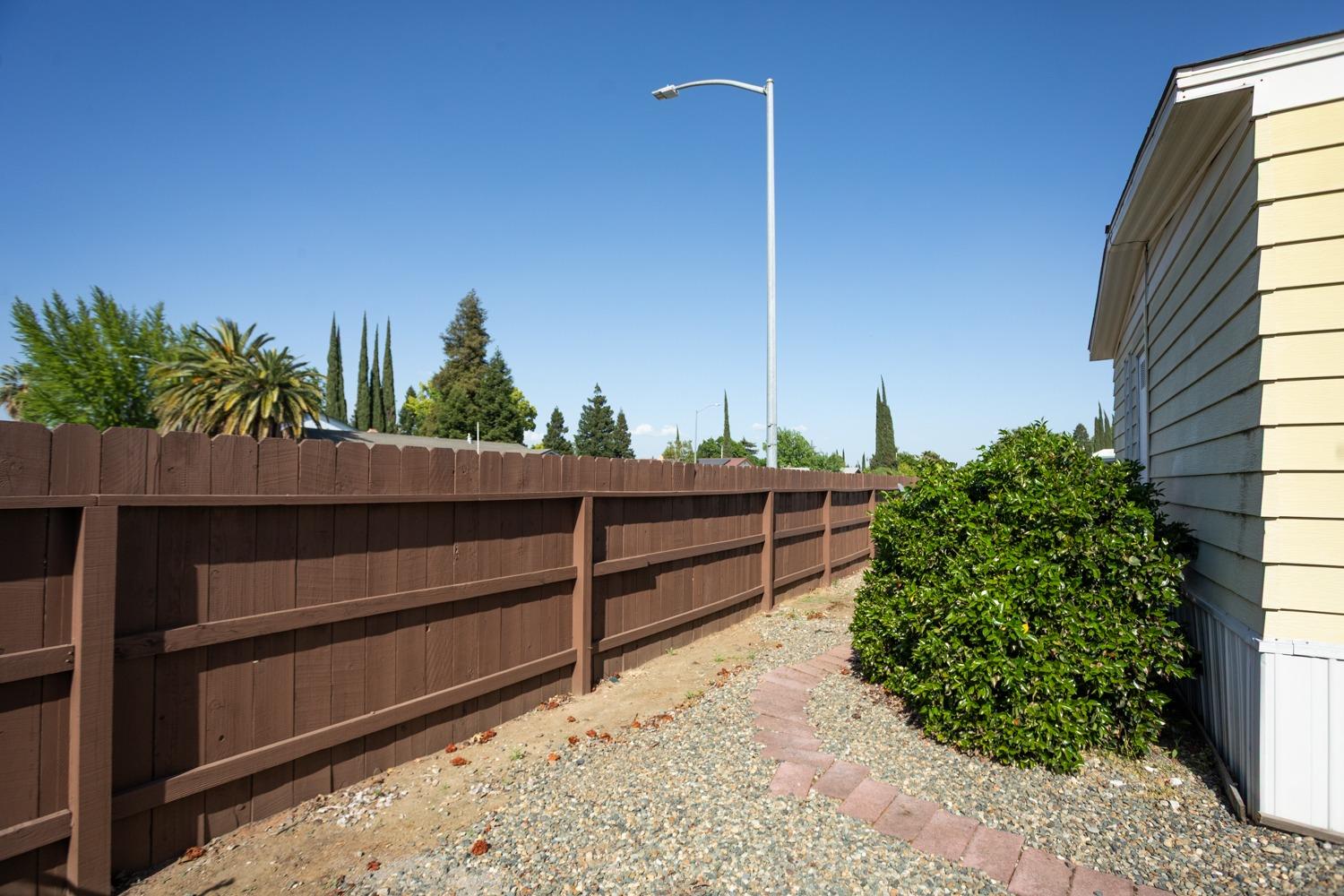 Detail Gallery Image 10 of 45 For 126 El Verano, Yuba City,  CA 95993 - 3 Beds | 2 Baths