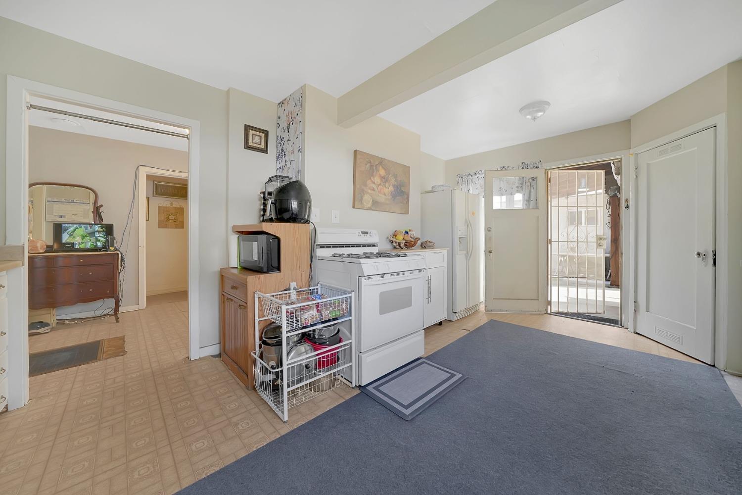 Detail Gallery Image 23 of 72 For 217 S Buena Vista St, Ione,  CA 95640 - 5 Beds | 2 Baths