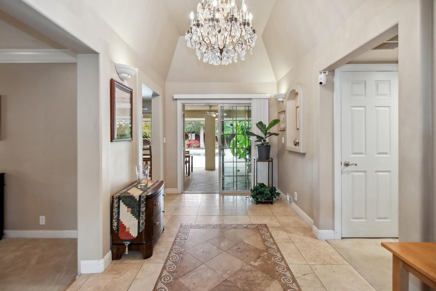 Detail Gallery Image 8 of 56 For 3841 American River Dr, Sacramento,  CA 95864 - 4 Beds | 3 Baths