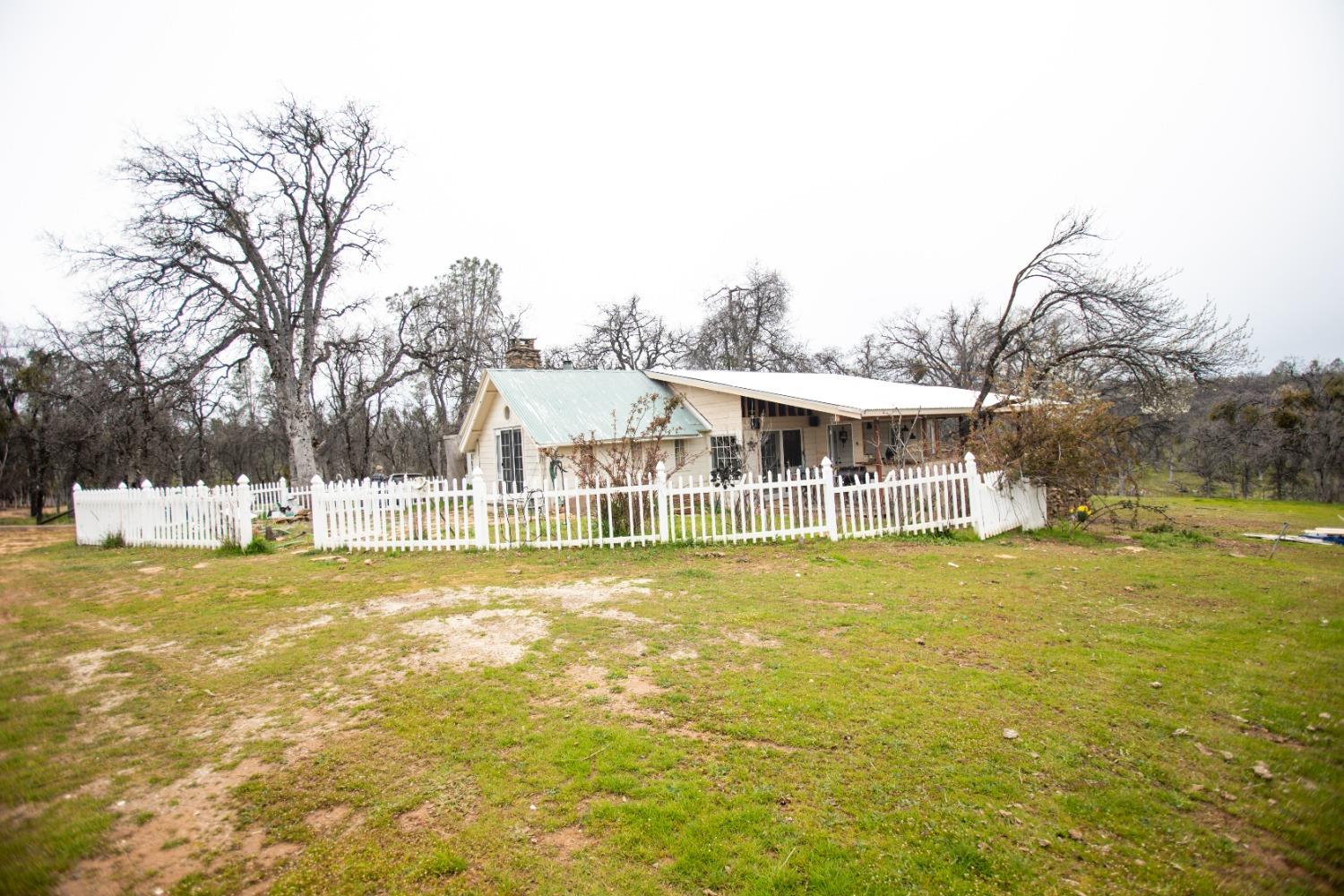 Detail Gallery Image 6 of 78 For 5963 Schilling Rd, Coulterville,  CA 95311 - 3 Beds | 2/1 Baths