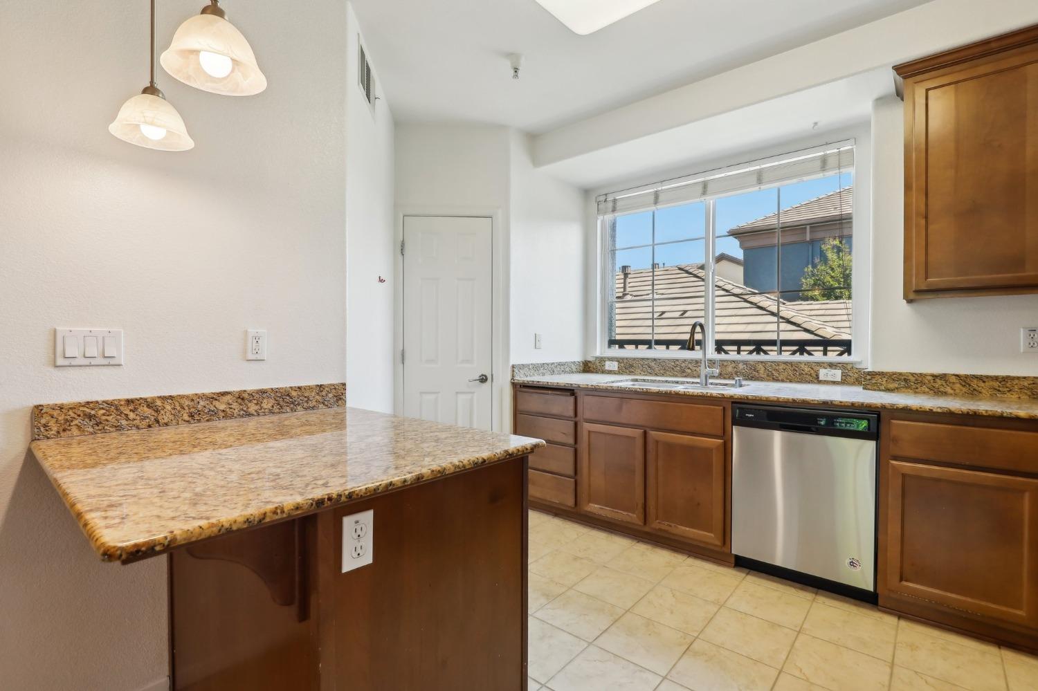 Photo #10: 225042951 Listing: Photo #10