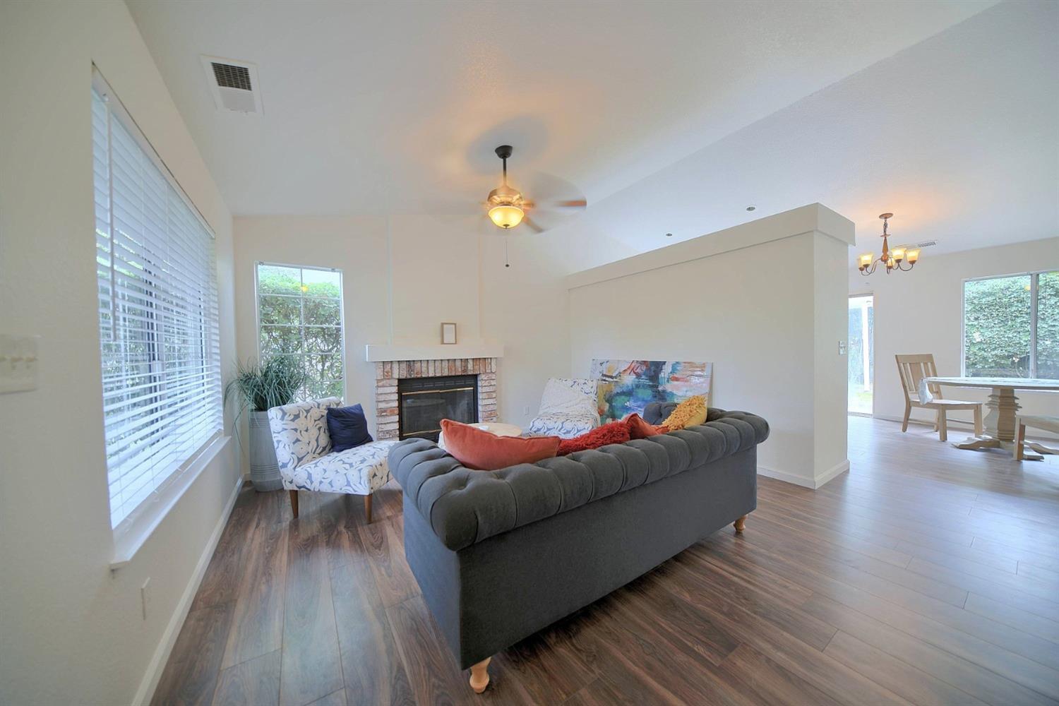 Detail Gallery Image 5 of 83 For 774 Long Barn Dr, Lathrop,  CA 95330 - 3 Beds | 2 Baths