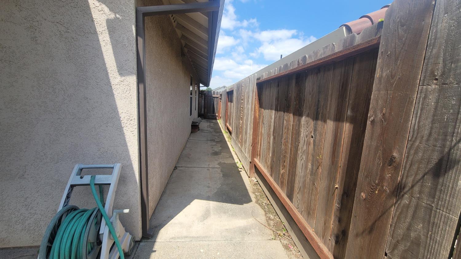 Detail Gallery Image 25 of 25 For 1117 La Mesa, Escalon,  CA 95320 - 3 Beds | 2 Baths