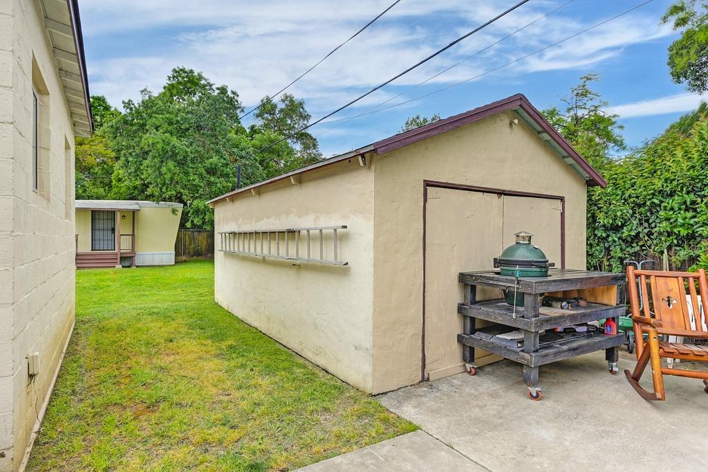 Maple Street, West Sacramento, California image 32