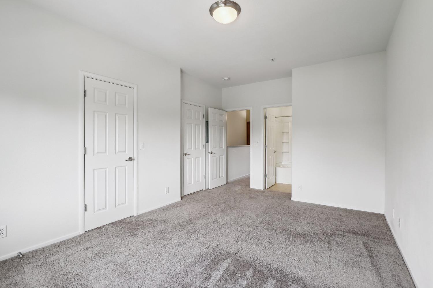 Photo #19: 225042951 Listing: Photo #19