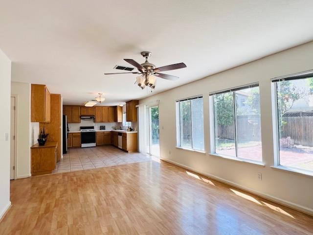 Detail Gallery Image 8 of 30 For 201 Ali Ct, Tracy,  CA 95376 - 4 Beds | 3 Baths