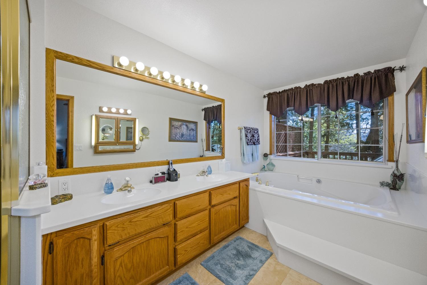 Detail Gallery Image 26 of 73 For 4013 Garnet Rd, Pollock Pines,  CA 95726 - 4 Beds | 3 Baths