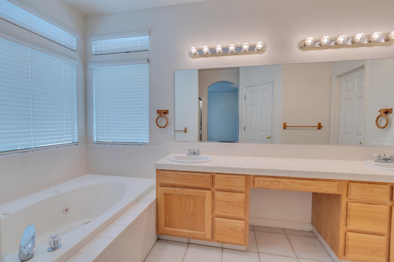 Detail Gallery Image 16 of 62 For 722 Ruddy Ct, Los Banos,  CA 93635 - 3 Beds | 2 Baths