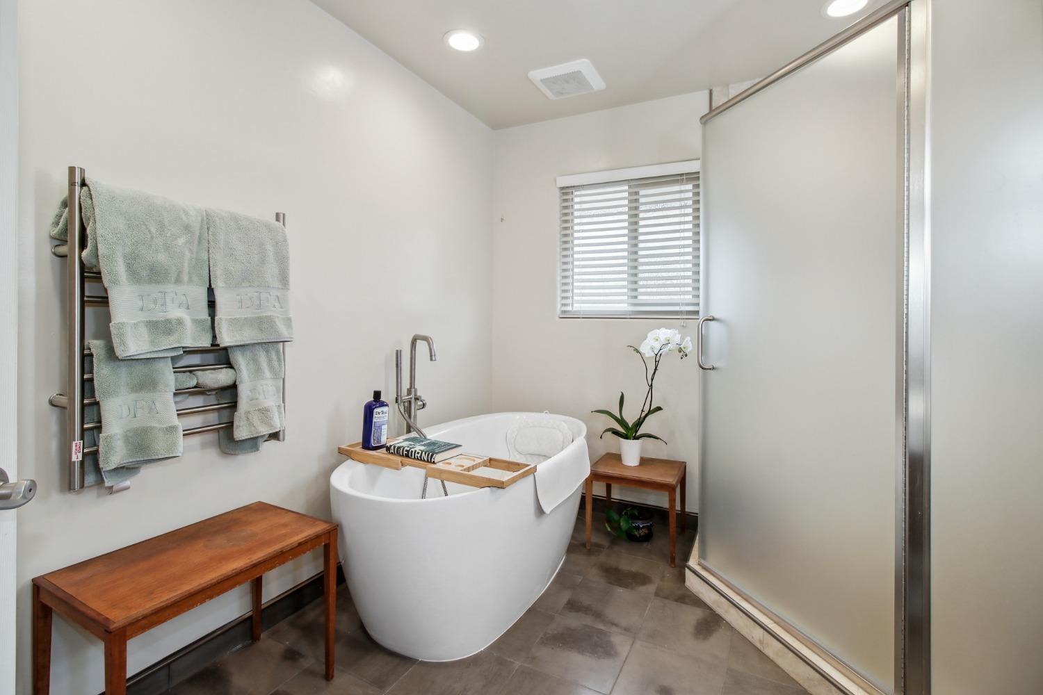 Detail Gallery Image 38 of 56 For 3841 American River Dr, Sacramento,  CA 95864 - 4 Beds | 3 Baths