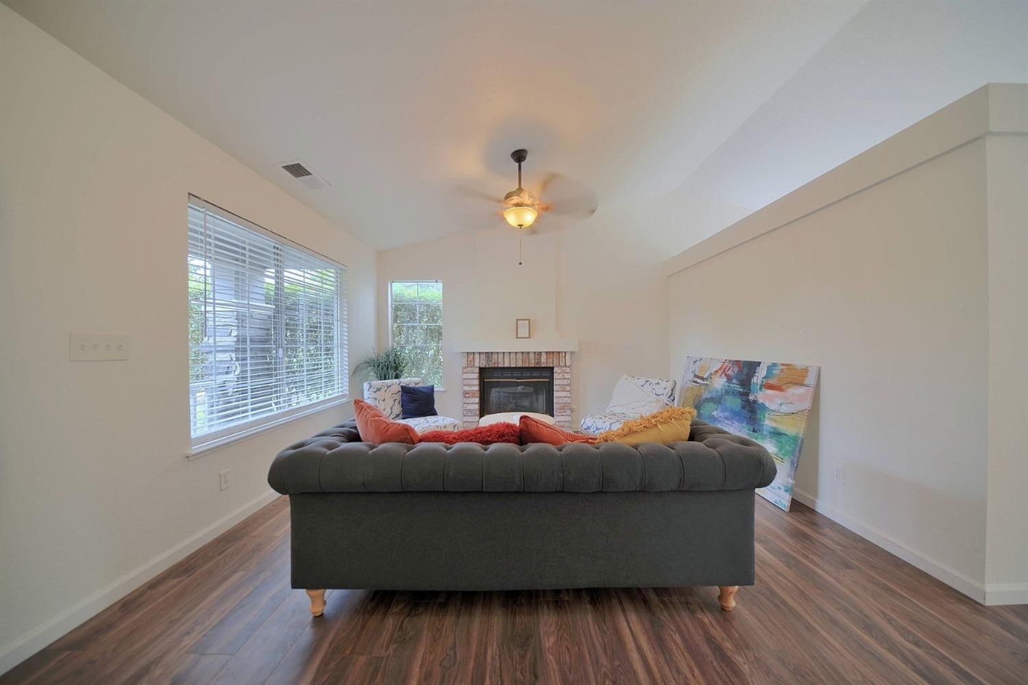 Detail Gallery Image 6 of 83 For 774 Long Barn Dr, Lathrop,  CA 95330 - 3 Beds | 2 Baths