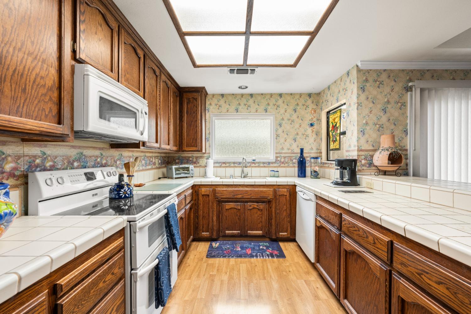 Gitta Ria Court, Citrus Heights, California image 9