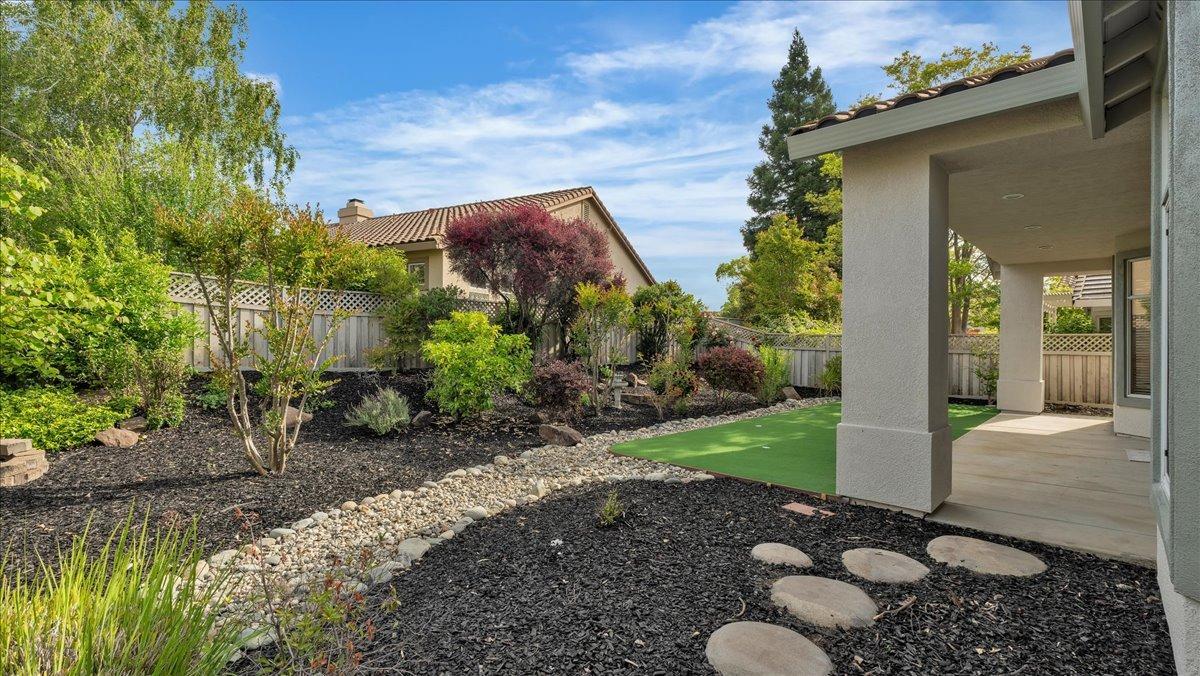 Red Willow Lane, Roseville, California image 33