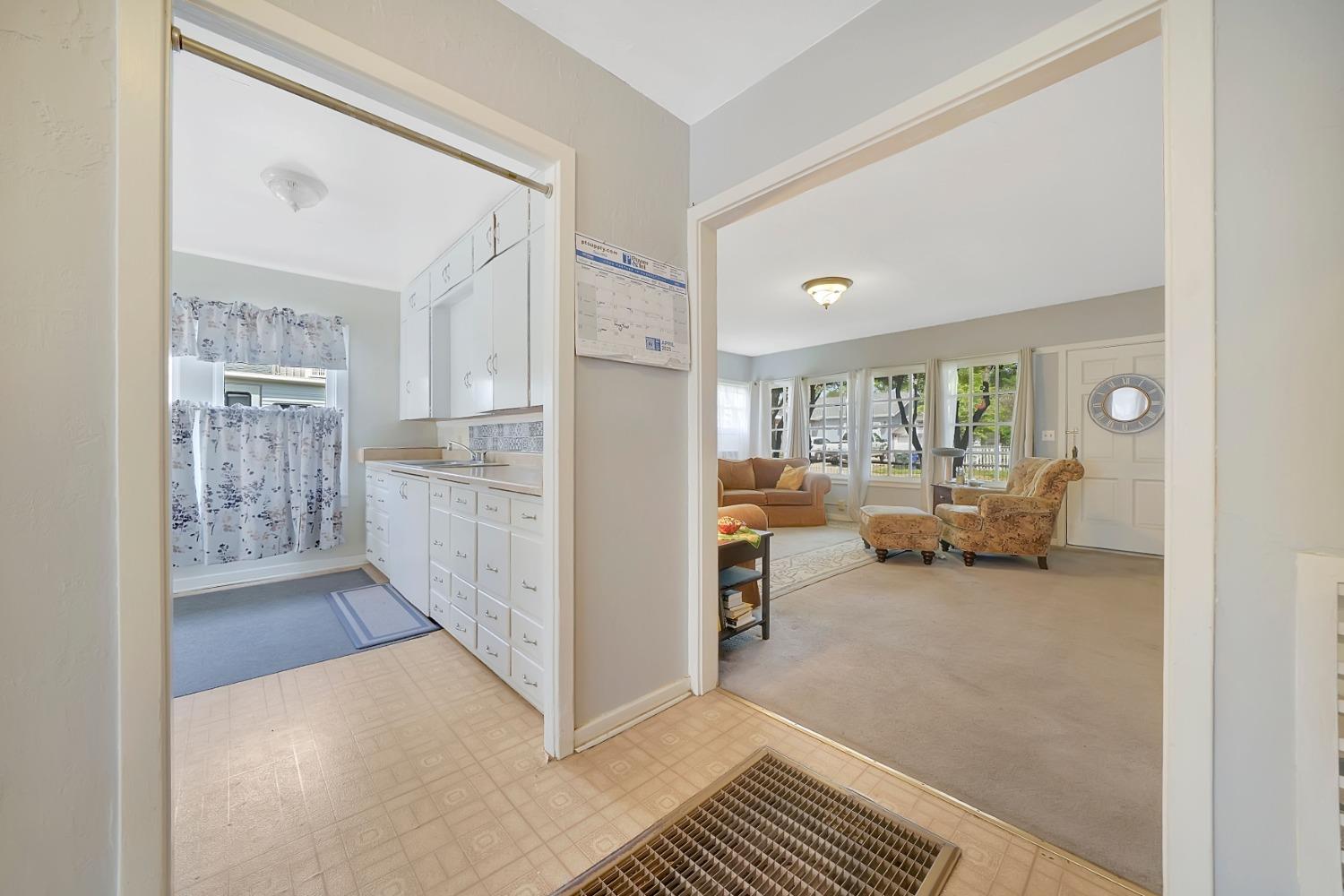 Detail Gallery Image 22 of 72 For 217 S Buena Vista St, Ione,  CA 95640 - 5 Beds | 2 Baths