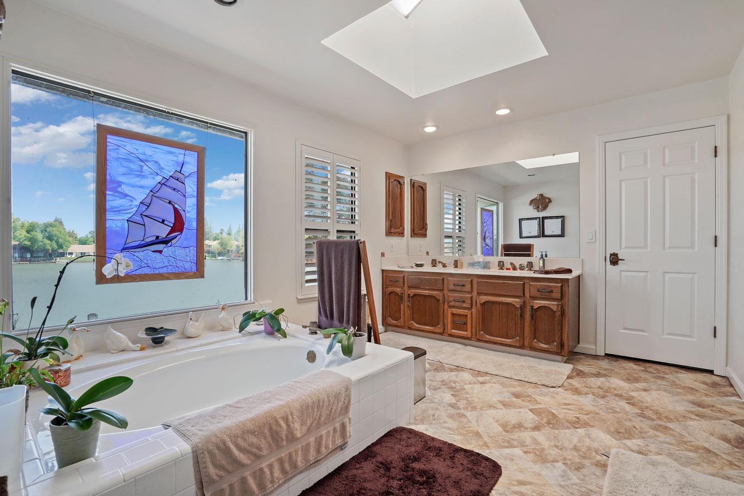 Shelldrake Court, Stockton, California image 40