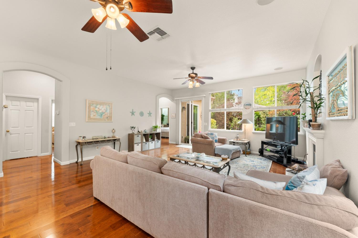 Misty Hollow Drive, Rocklin, California image 9