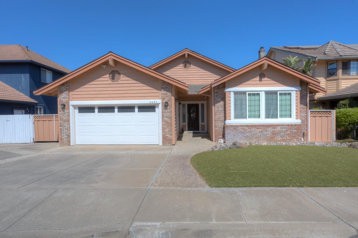 Detail Gallery Image 2 of 35 For 4461 Driftwood Ct, Discovery Bay,  CA 94505 - 3 Beds | 2 Baths