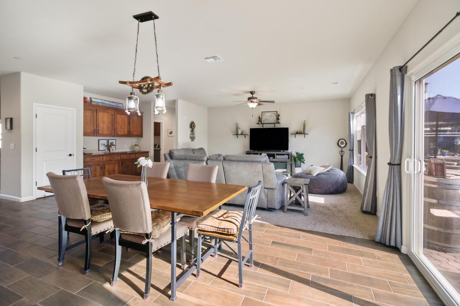 Detail Gallery Image 12 of 60 For 394 Avalon Dr, Ione,  CA 95640 - 3 Beds | 2 Baths
