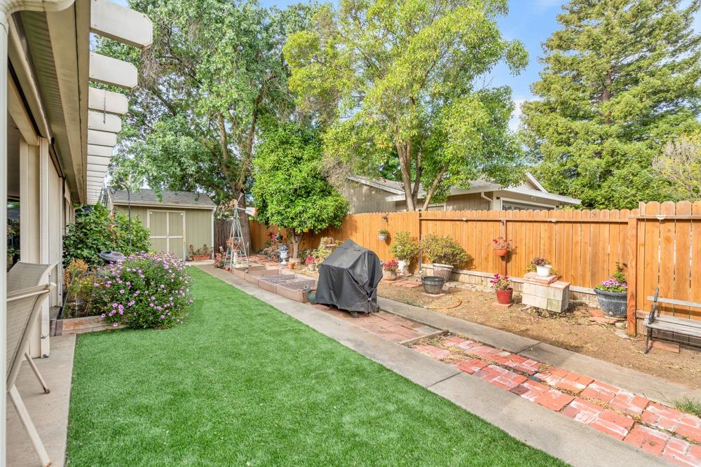 Detail Gallery Image 34 of 40 For 8254 Arroyo Vista Dr, Sacramento,  CA 95823 - 3 Beds | 2 Baths
