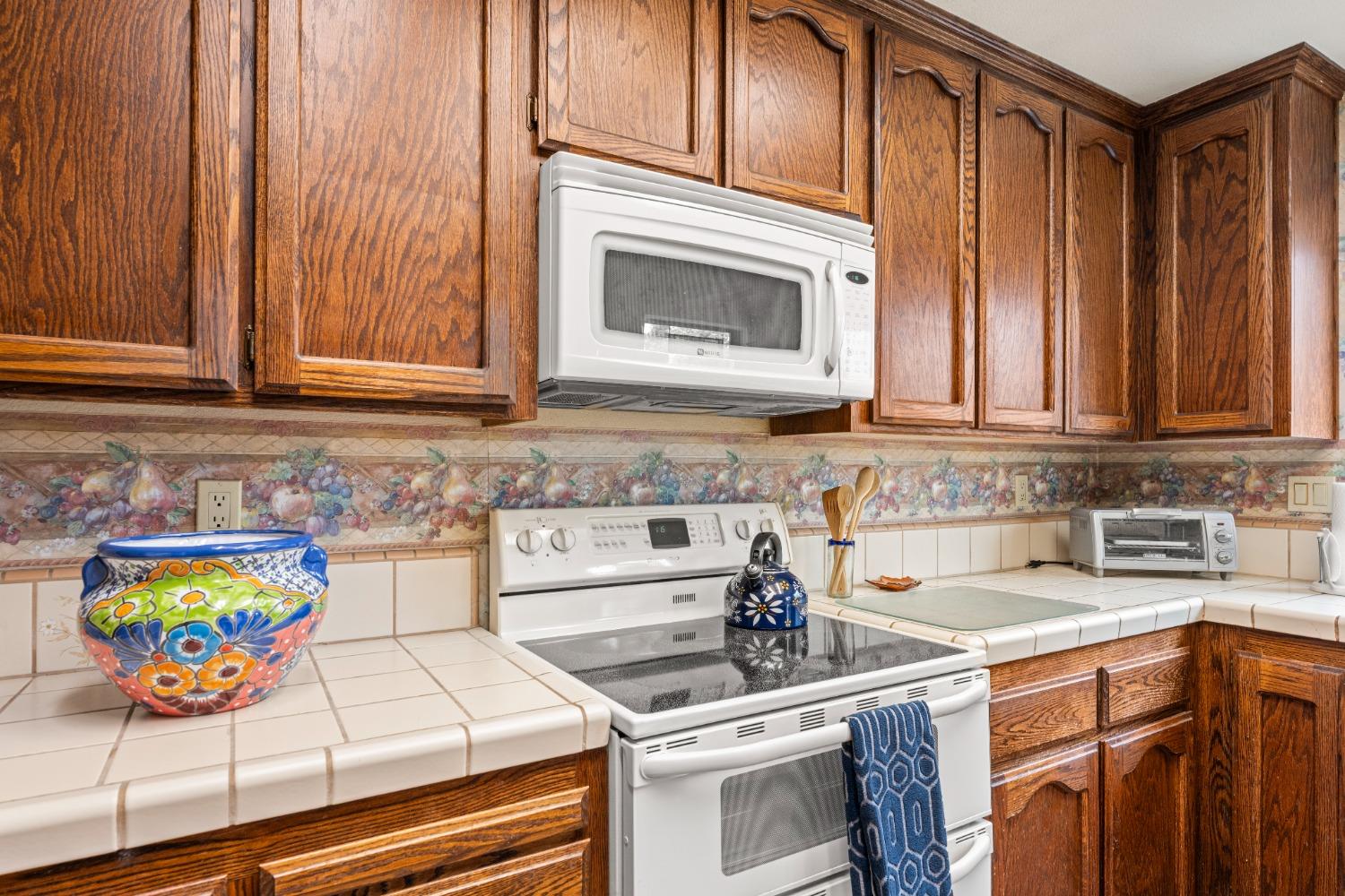 Gitta Ria Court, Citrus Heights, California image 12