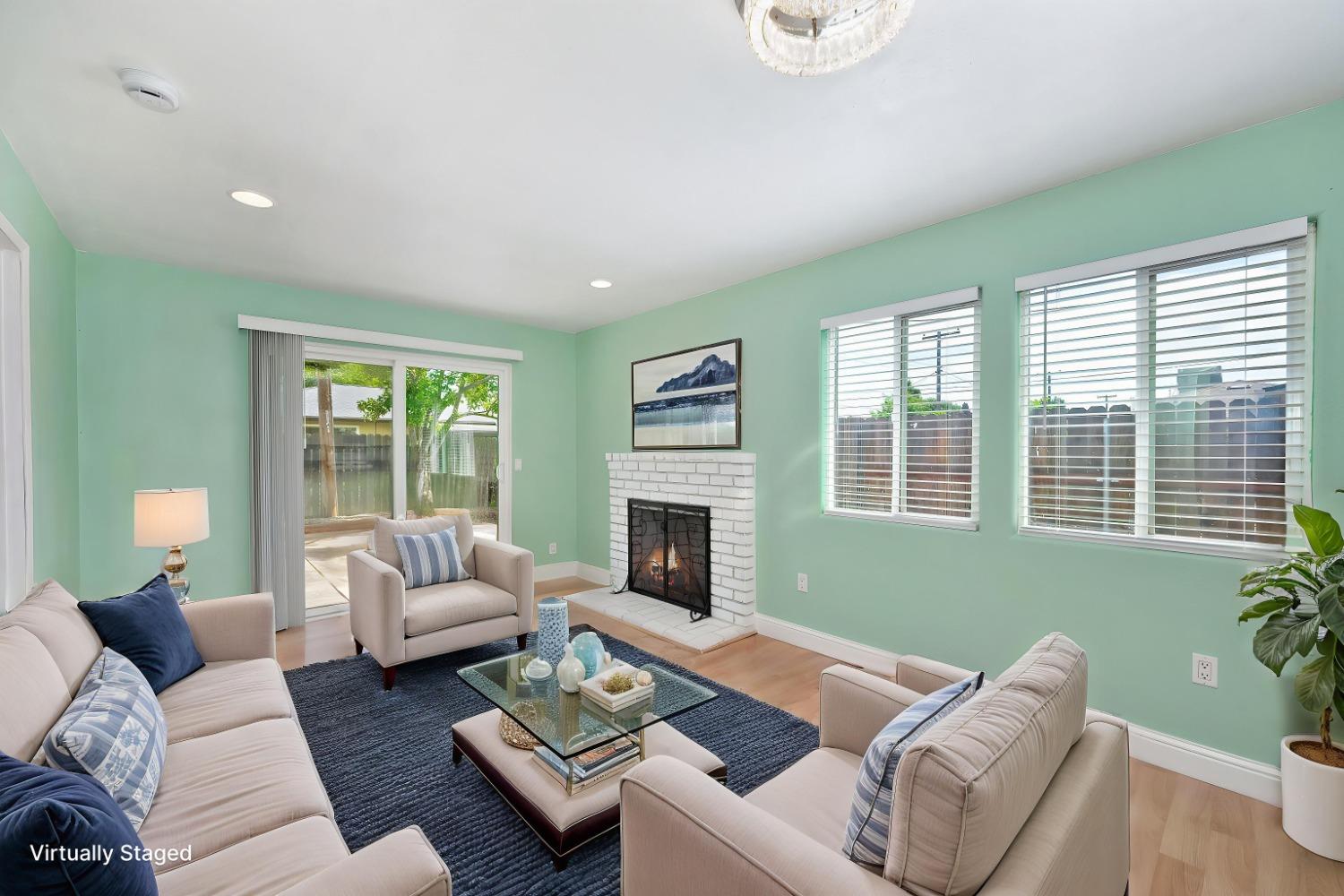Detail Gallery Image 4 of 28 For 2363 Mcgregor Dr, Rancho Cordova,  CA 95670 - 4 Beds | 4 Baths