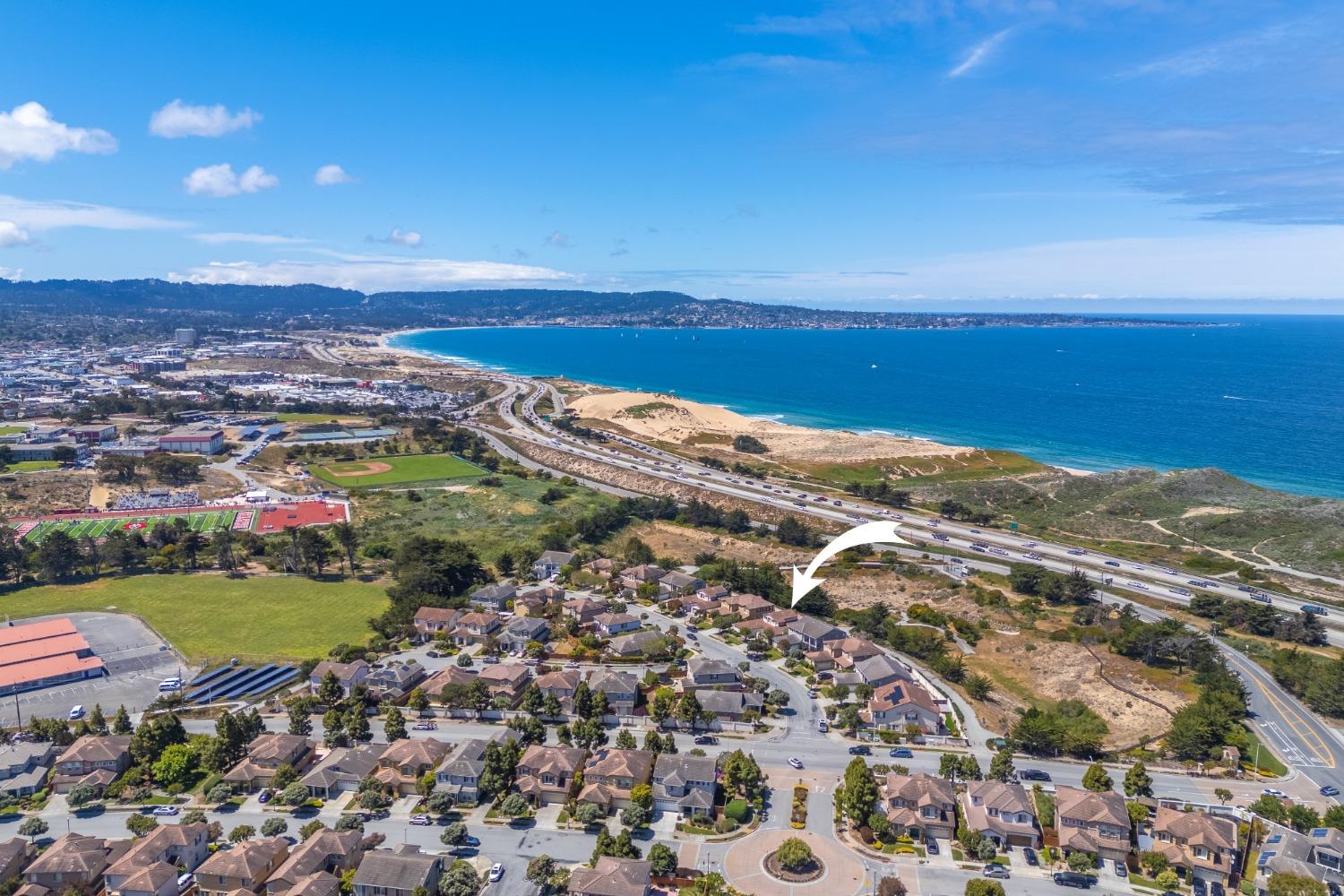 Detail Gallery Image 12 of 67 For 4740 Sea Ridge Ct, Seaside,  CA 93955 - 5 Beds | 3 Baths