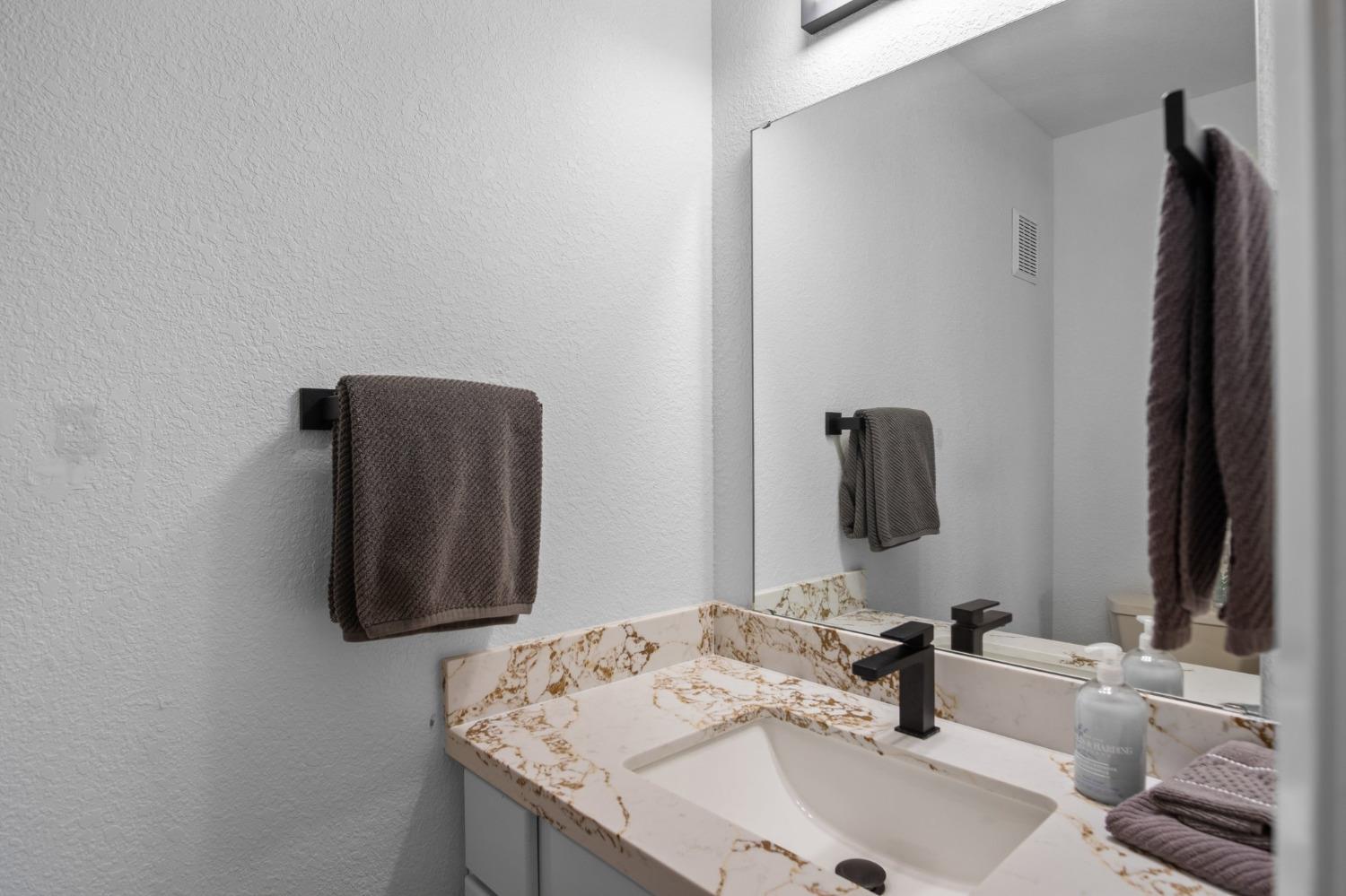 Darpinian Way, Sonora, California image 9