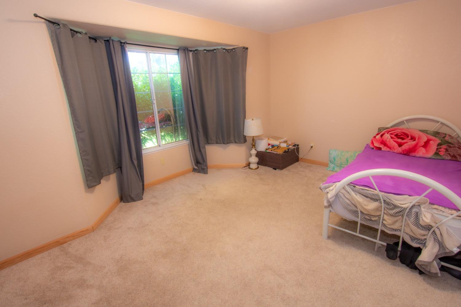 Detail Gallery Image 18 of 30 For 5320 Summerbrook Way, Sacramento,  CA 95823 - 3 Beds | 2 Baths