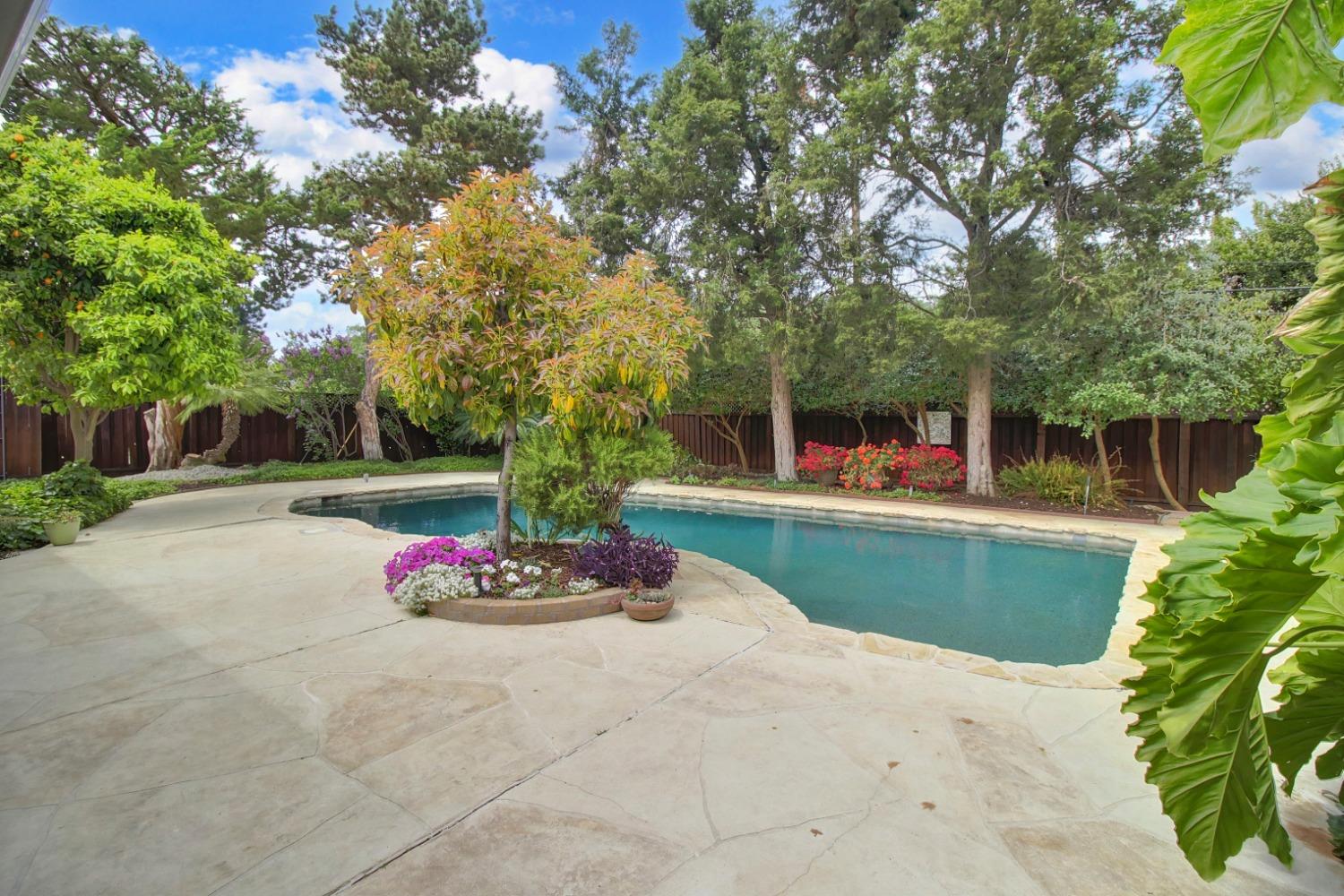Detail Gallery Image 44 of 56 For 3841 American River Dr, Sacramento,  CA 95864 - 4 Beds | 3 Baths