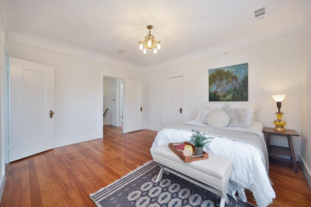 Detail Gallery Image 27 of 59 For 1333 33rd St, Sacramento,  CA 95816 - 5 Beds | 2 Baths