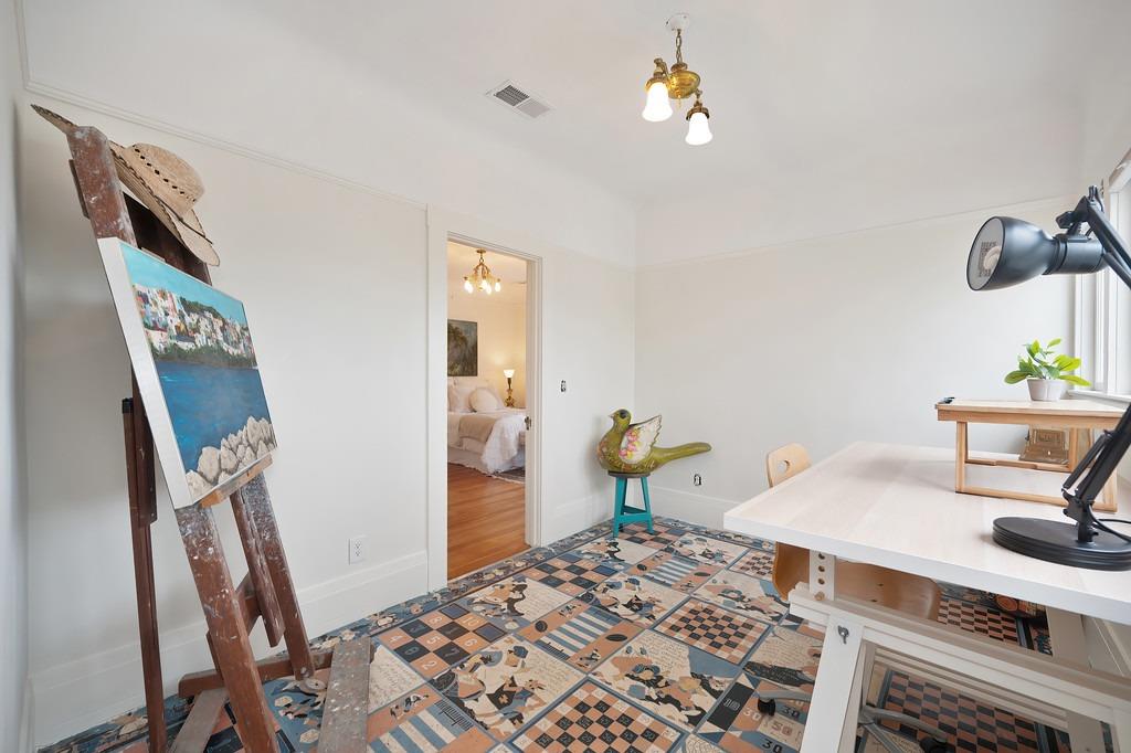 Detail Gallery Image 29 of 59 For 1333 33rd St, Sacramento,  CA 95816 - 5 Beds | 2 Baths