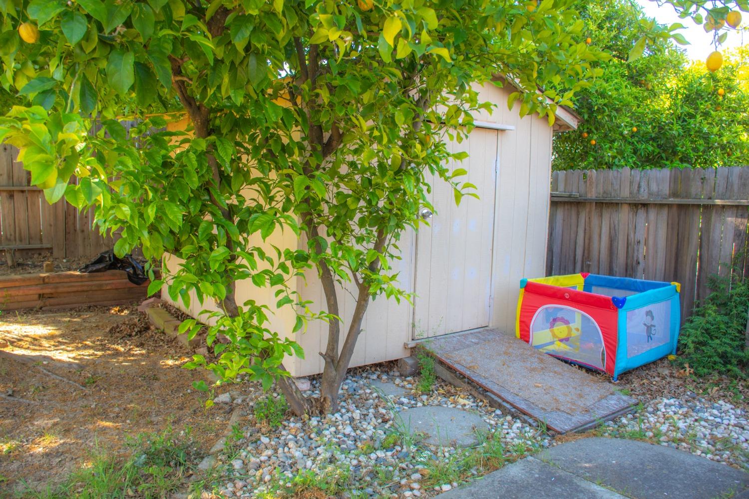 Detail Gallery Image 26 of 30 For 5320 Summerbrook Way, Sacramento,  CA 95823 - 3 Beds | 2 Baths