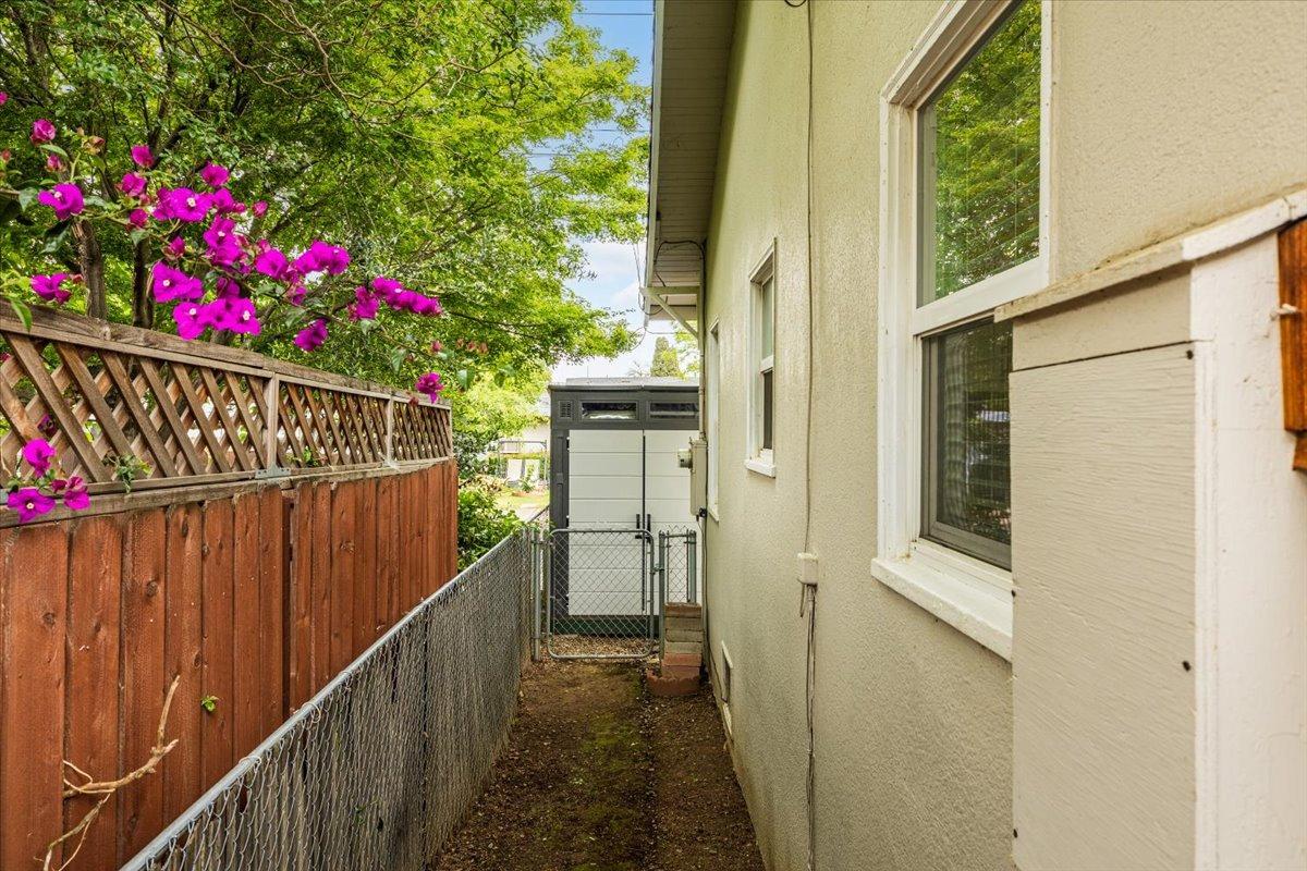Detail Gallery Image 25 of 25 For 2600 20th St, Sacramento,  CA 95818 - 2 Beds | 1 Baths