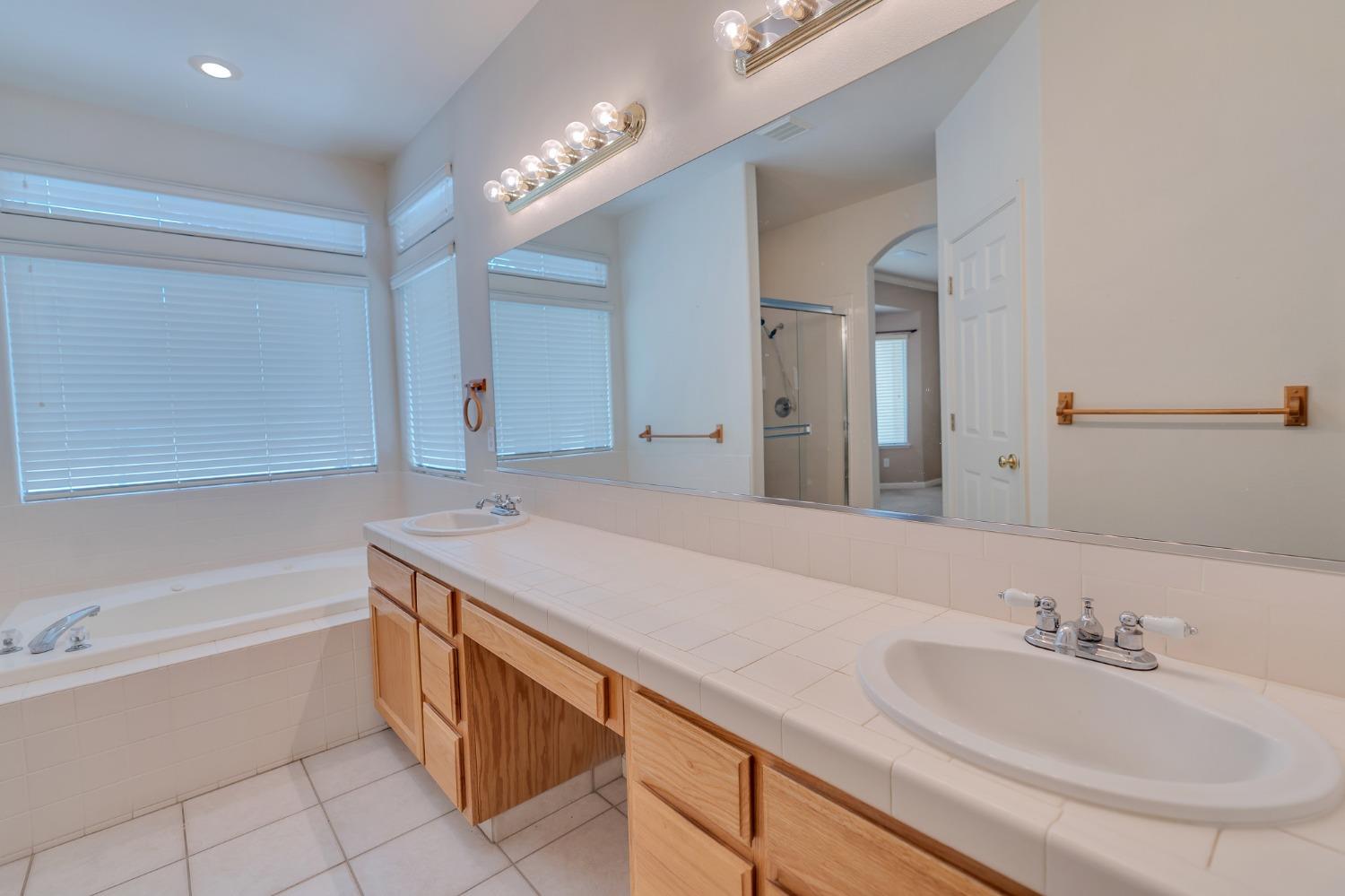 Detail Gallery Image 15 of 62 For 722 Ruddy Ct, Los Banos,  CA 93635 - 3 Beds | 2 Baths