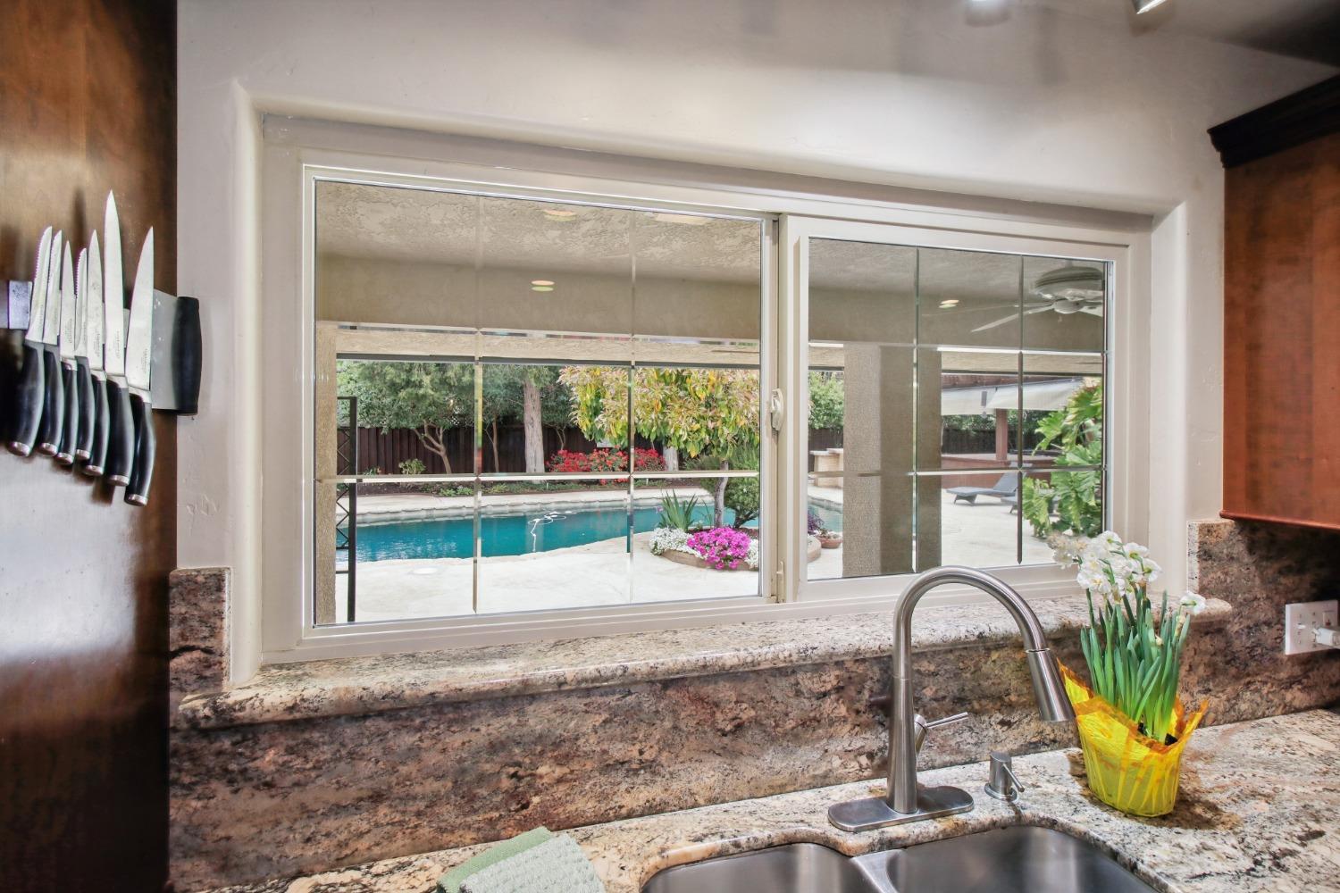 Detail Gallery Image 18 of 56 For 3841 American River Dr, Sacramento,  CA 95864 - 4 Beds | 3 Baths