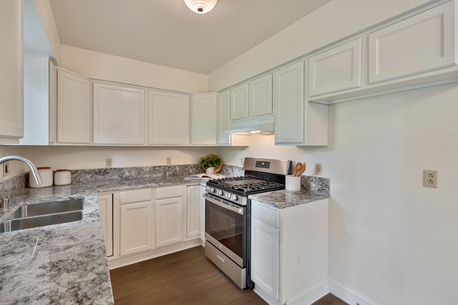 Detail Gallery Image 10 of 32 For 6719 Quanah Way, Orangevale,  CA 95662 - 3 Beds | 1/1 Baths
