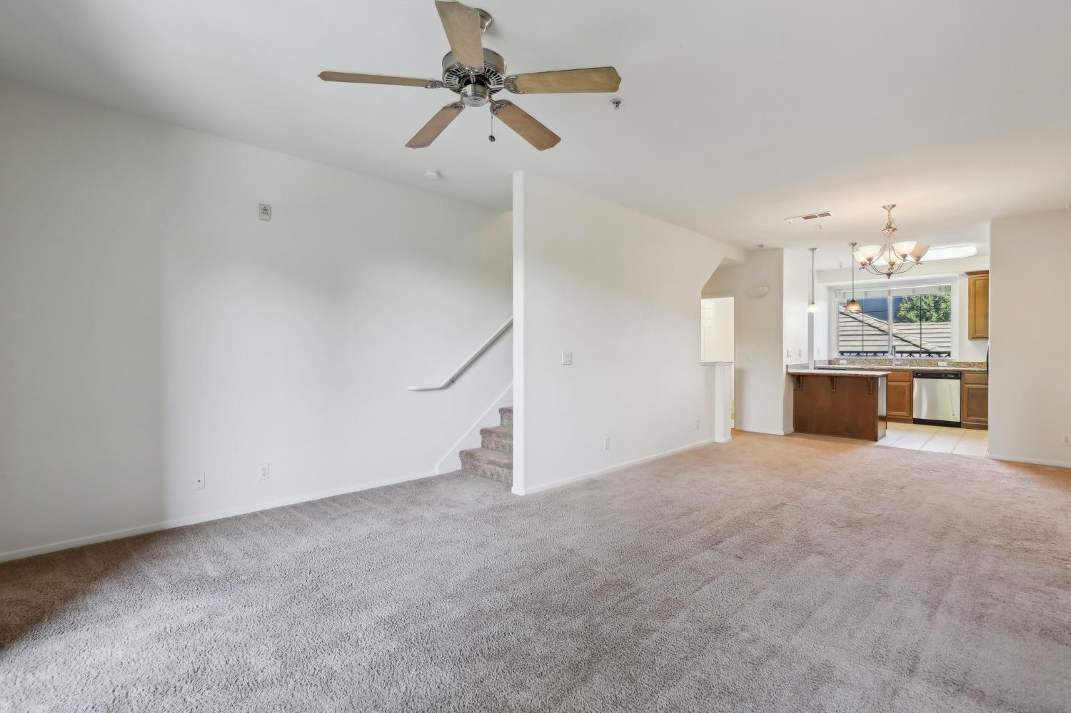 Photo #8: 225042951 Listing: Photo #8