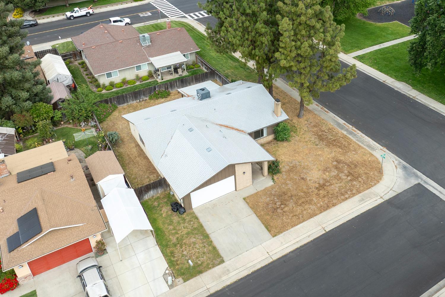 Burgundy Drive, Escalon, California image 4