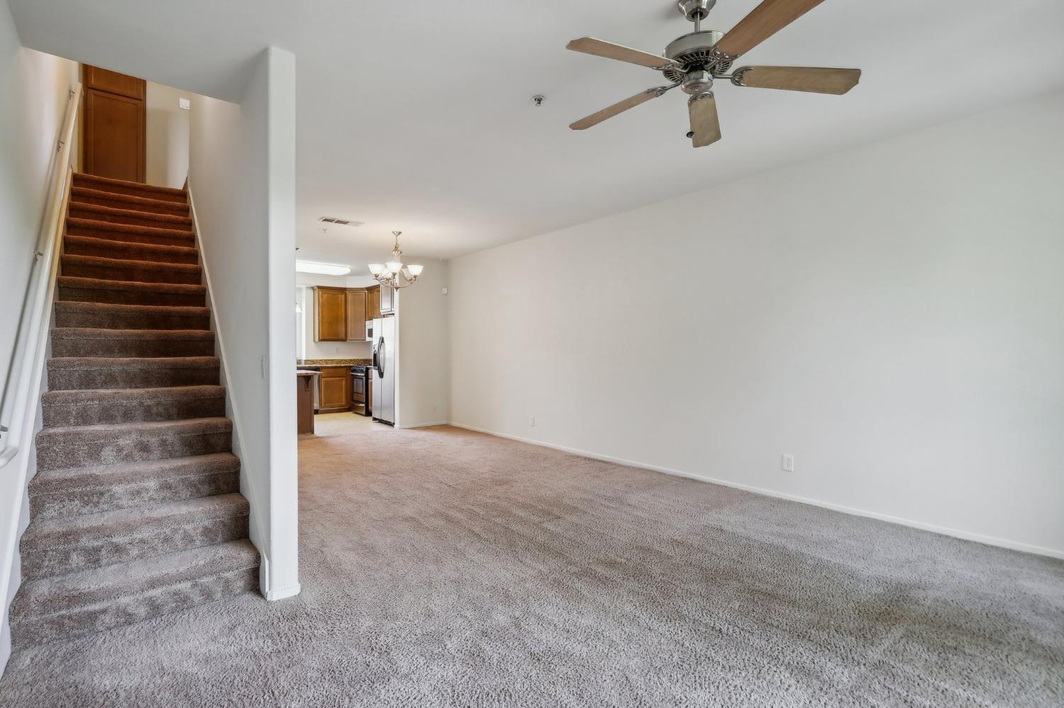 Photo #9: 225042951 Listing: Photo #9