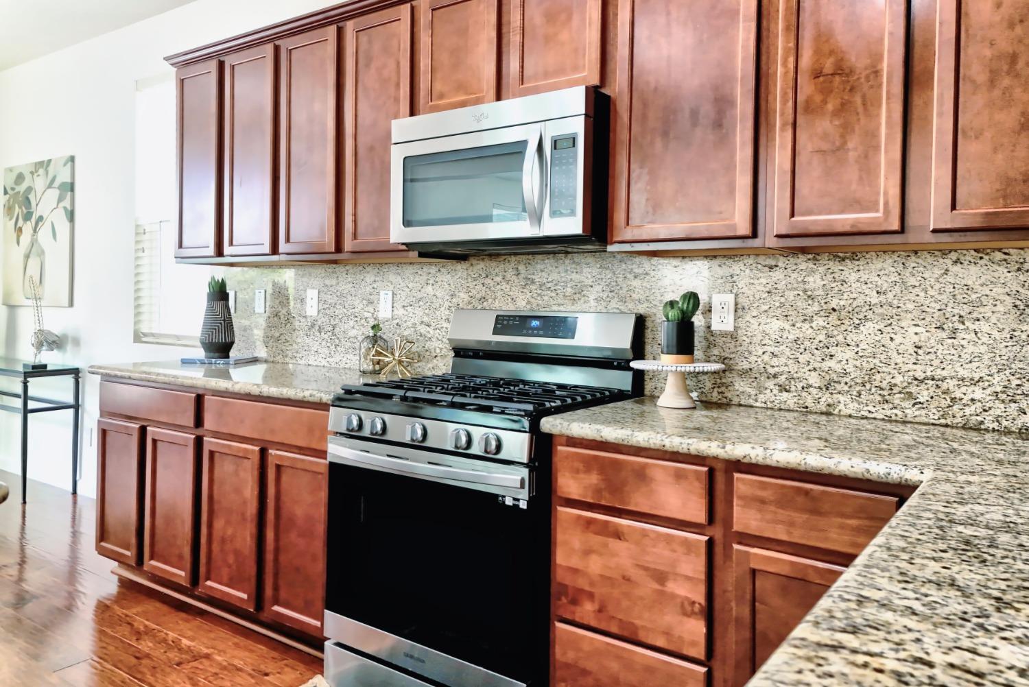 Detail Gallery Image 20 of 89 For 285 W Santa Clara Dr, Mountain House,  CA 95391 - 4 Beds | 3 Baths