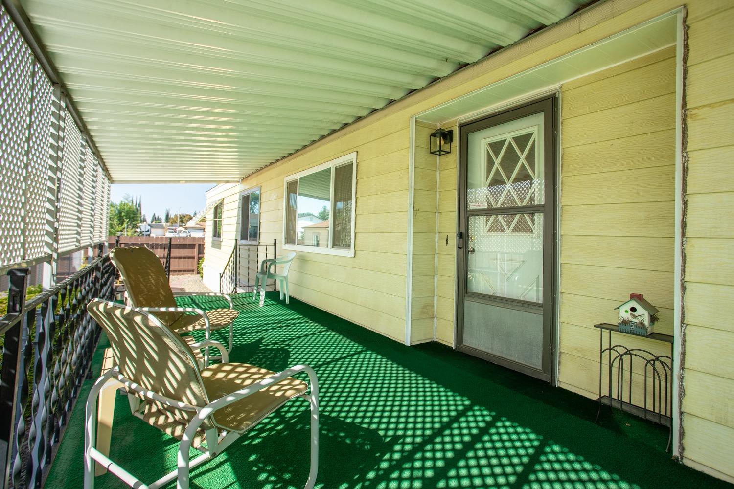 Detail Gallery Image 3 of 45 For 126 El Verano, Yuba City,  CA 95993 - 3 Beds | 2 Baths