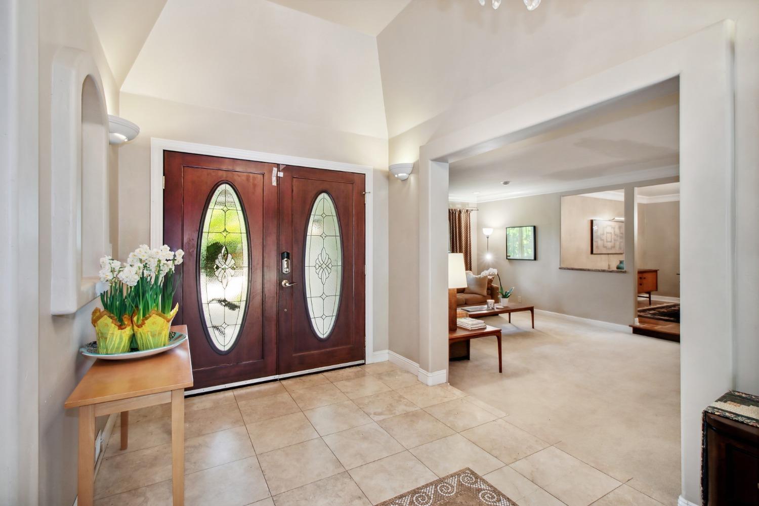 Detail Gallery Image 9 of 56 For 3841 American River Dr, Sacramento,  CA 95864 - 4 Beds | 3 Baths
