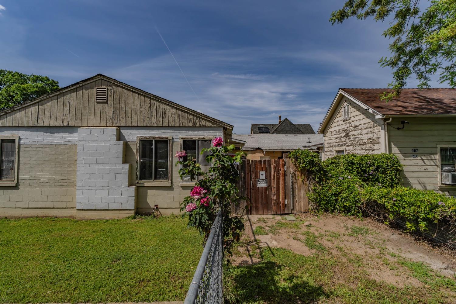 Detail Gallery Image 5 of 72 For 217 S Buena Vista St, Ione,  CA 95640 - 5 Beds | 2 Baths